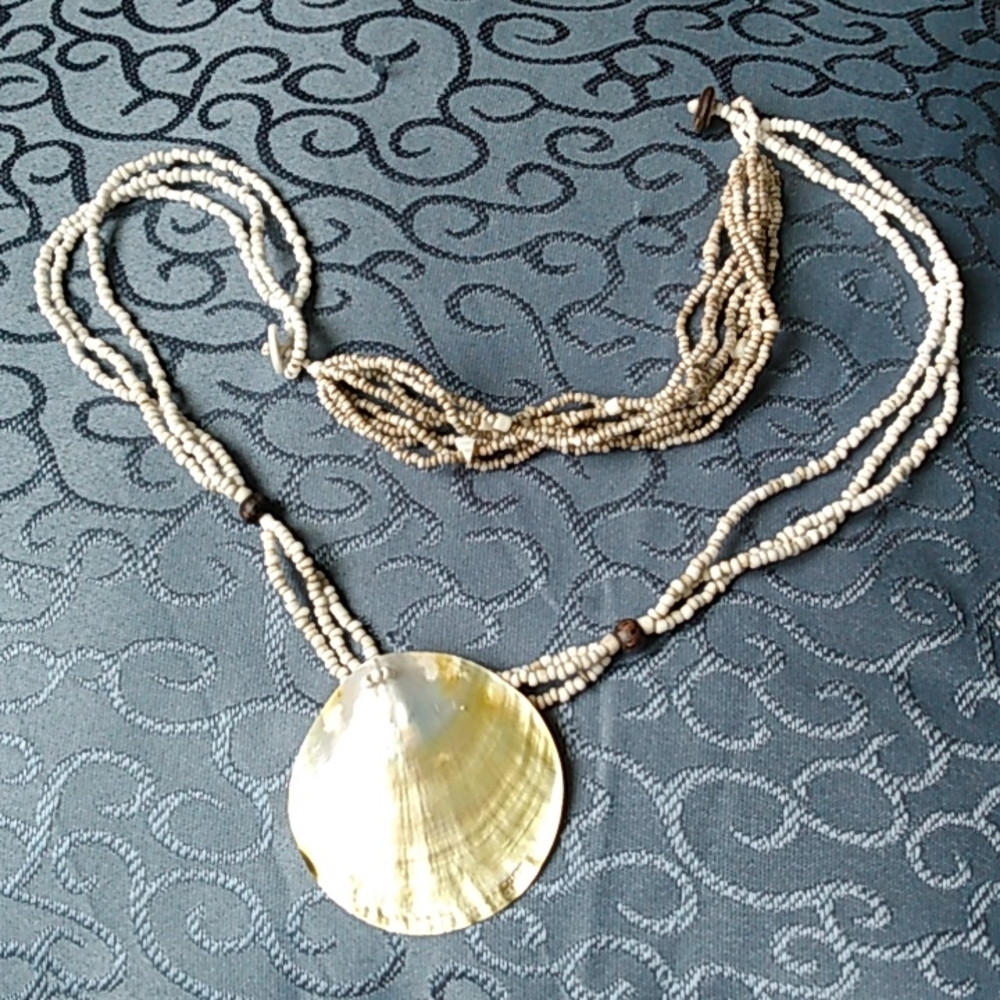 She'll and bead necklace